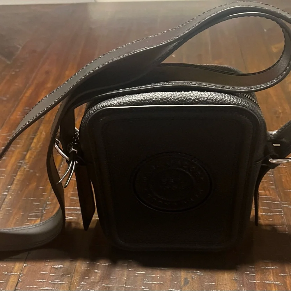Marc Jacobs Authentic Calfskin Signet Stitched Black Crossbody Bag